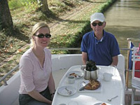 Kaffee und Kuchen an Deck Kaffee und Kuchen an Deck